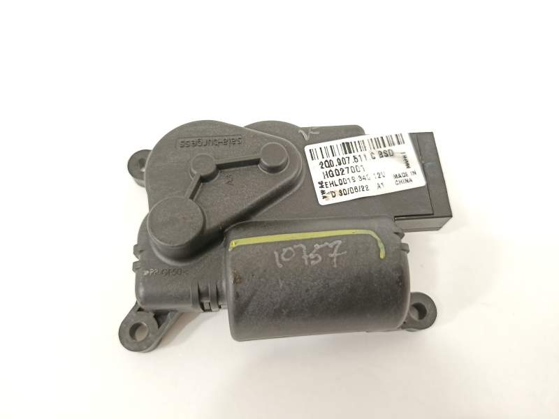 MOTOR APERTURA TRAMPILLAS CLIMATIZADOR 2Q0907511C 