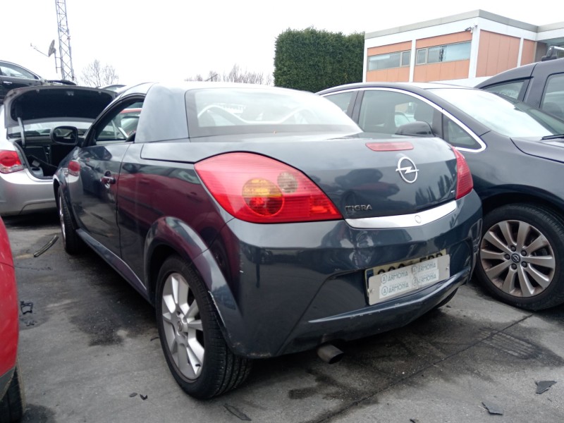 opel tigra twintop (x04) del año 2006