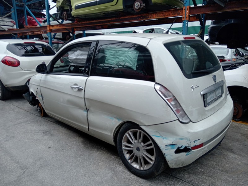 lancia ypsilon (843_) del año 2011