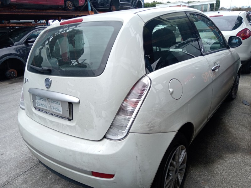 lancia ypsilon (843_) del año 2011