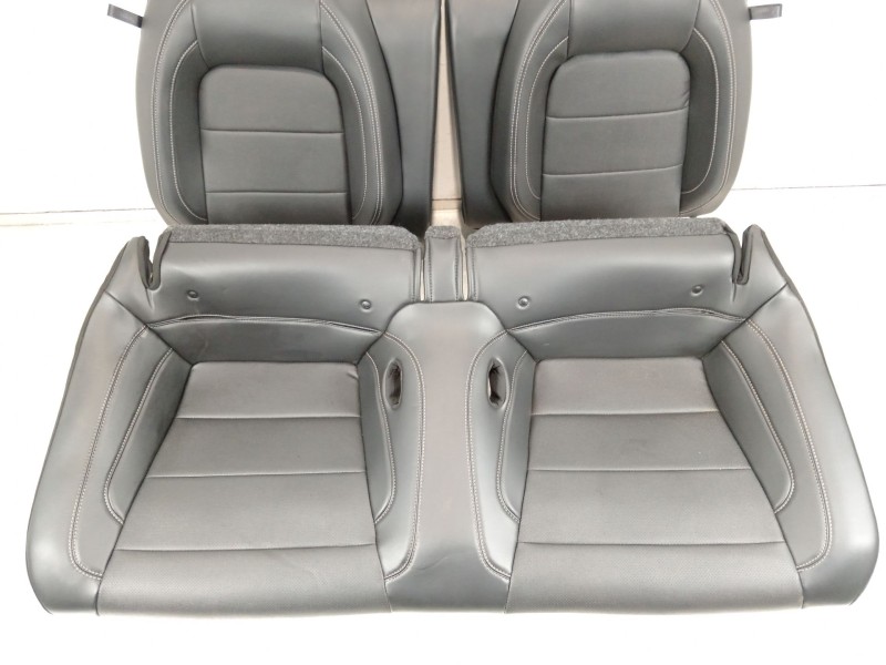 Recambio de asientos traseros para ford usa mustang coupé 5.0 v8 bullitt referencia OEM IAM FR3B6363160BD  