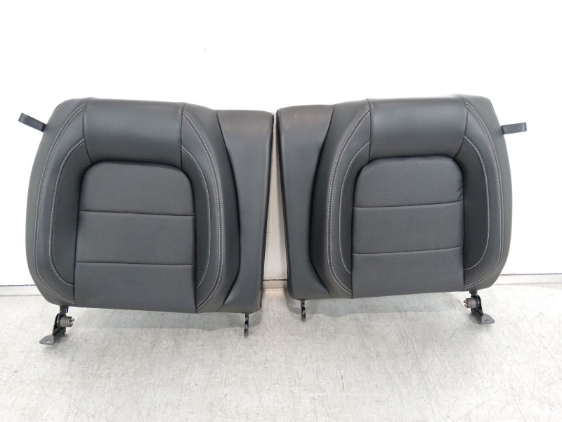 Recambio de asientos traseros para ford usa mustang coupé 5.0 v8 bullitt referencia OEM IAM FR3B6363160BD  