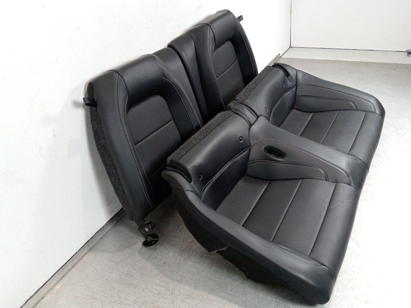 Recambio de asientos traseros para ford usa mustang coupé 5.0 v8 bullitt referencia OEM IAM FR3B6363160BD  