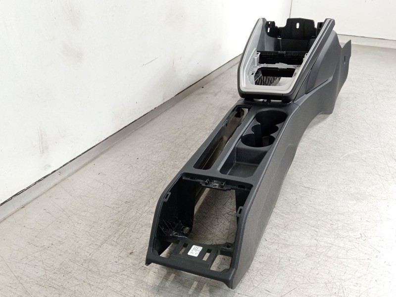 Recambio de consola central para audi a1 sportback (gba) 30 tfsi referencia OEM IAM 82B863243  