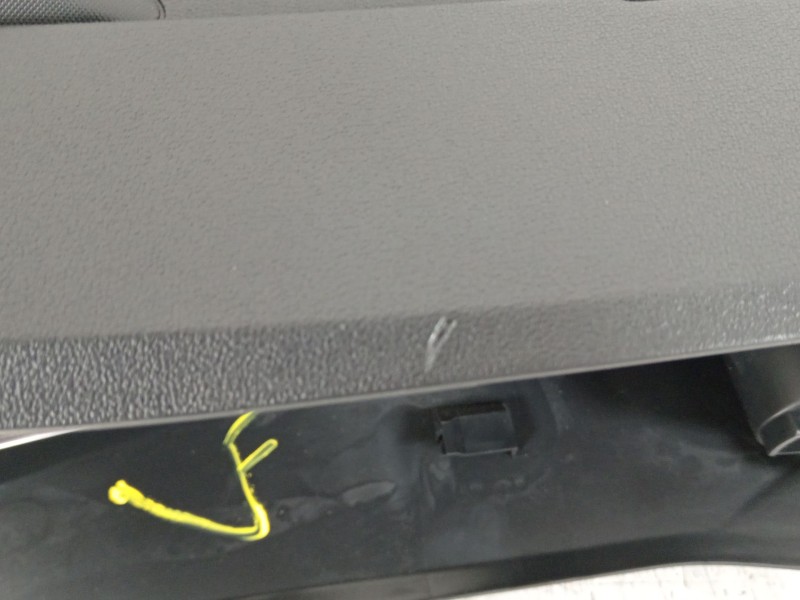 Recambio de consola central para audi a1 sportback (gba) 30 tfsi referencia OEM IAM 82B863243  