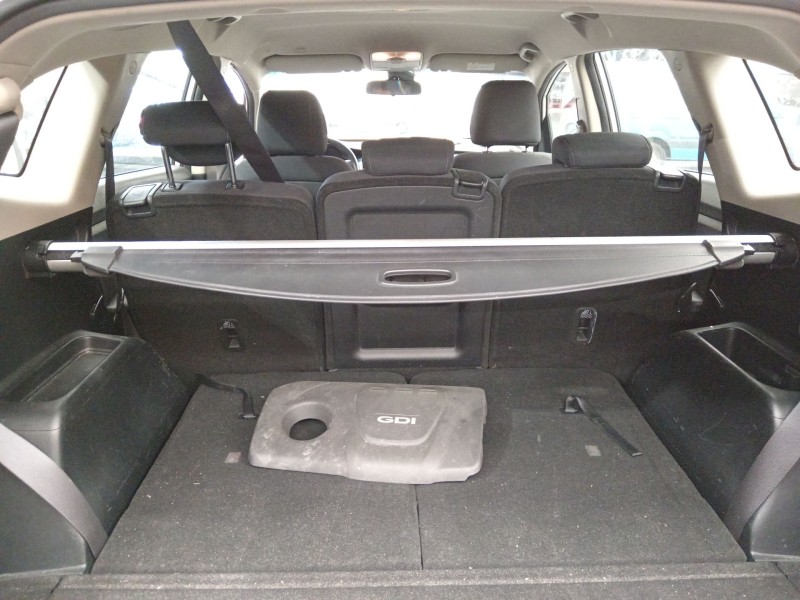 Recambio de bandeja trasera para kia carens iv 1.6 gdi referencia OEM IAM 85910A4000WK  