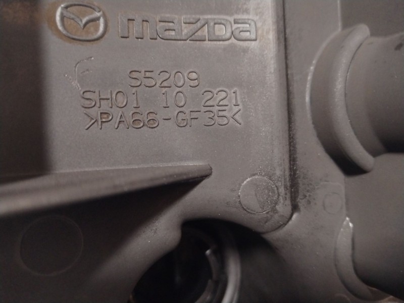 Recambio de tapa balancines para mazda 3 lim. () center-line referencia OEM IAM SH0110221 SH0110220F 