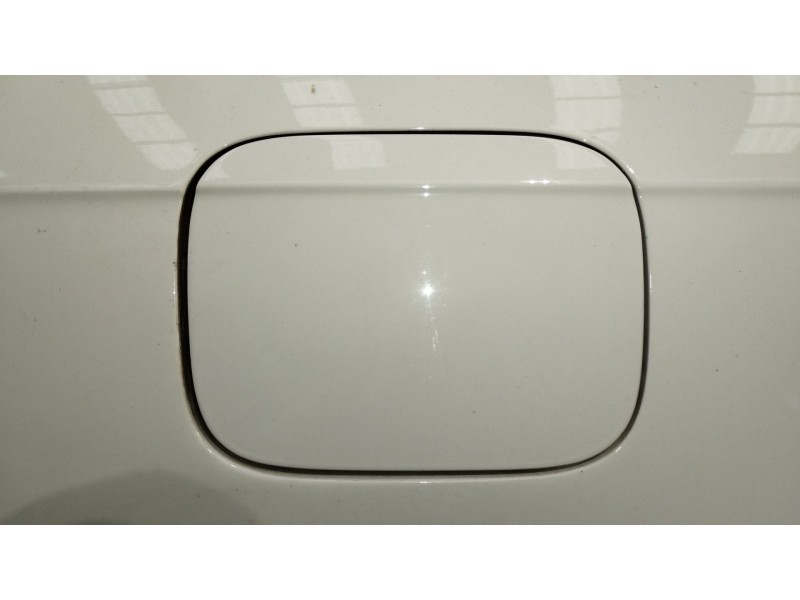 Recambio de tapa exterior combustible para seat exeo st (3r5) 2.0 tdi referencia OEM IAM 8E0809905E 1K0010497C 