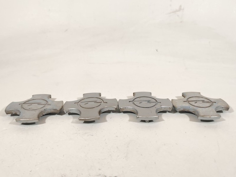 Recambio de tapacubos para opel calibra básico referencia OEM IAM 90372641 2512689 