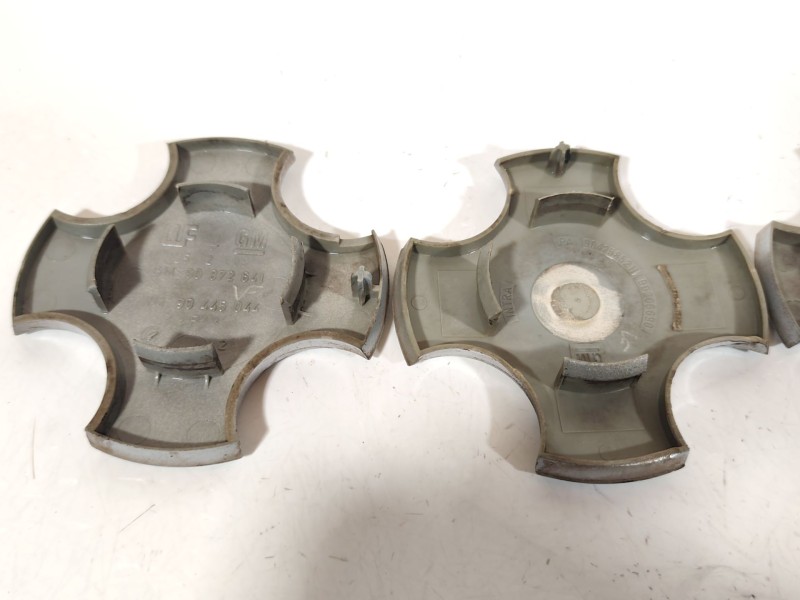 Recambio de tapacubos para opel calibra básico referencia OEM IAM 90372641 2512689 