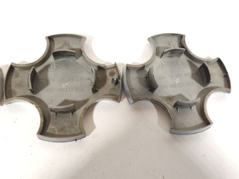 Recambio de tapacubos para opel calibra básico referencia OEM IAM 90372641 2512689 