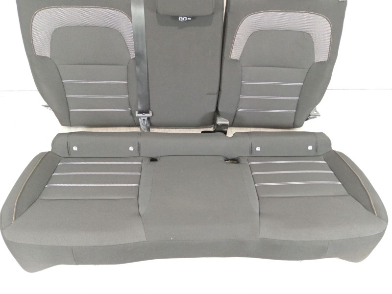 Recambio de asientos traseros para dacia sandero iii 1.0 tce 90 referencia OEM IAM 883050892R  