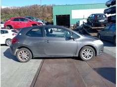 toyota auris (_e15_) del año 2009