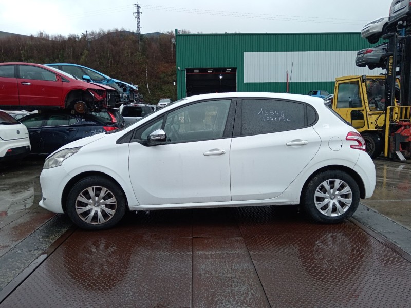 peugeot 208 i (ca_, cc_) del año 2015