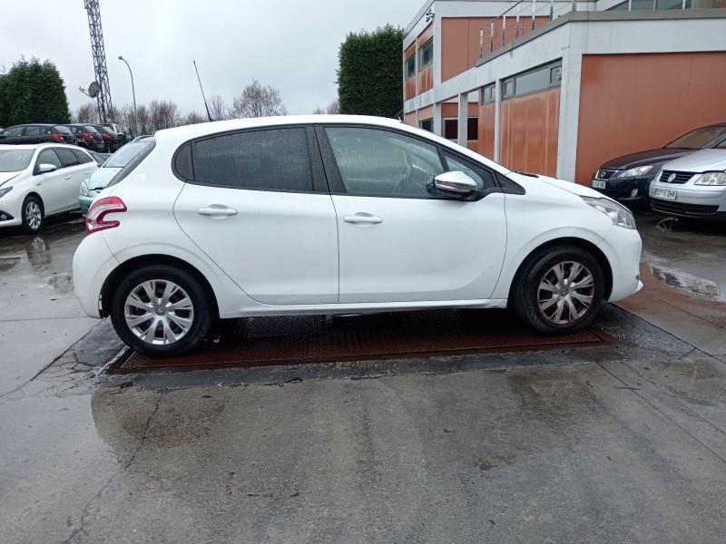 peugeot 208 i (ca_, cc_) del año 2015