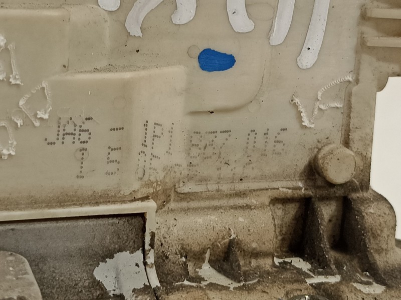 Recambio de cerradura puerta delantera derecha para mazda 3 lim. () center-line referencia OEM IAM BHS258310A  