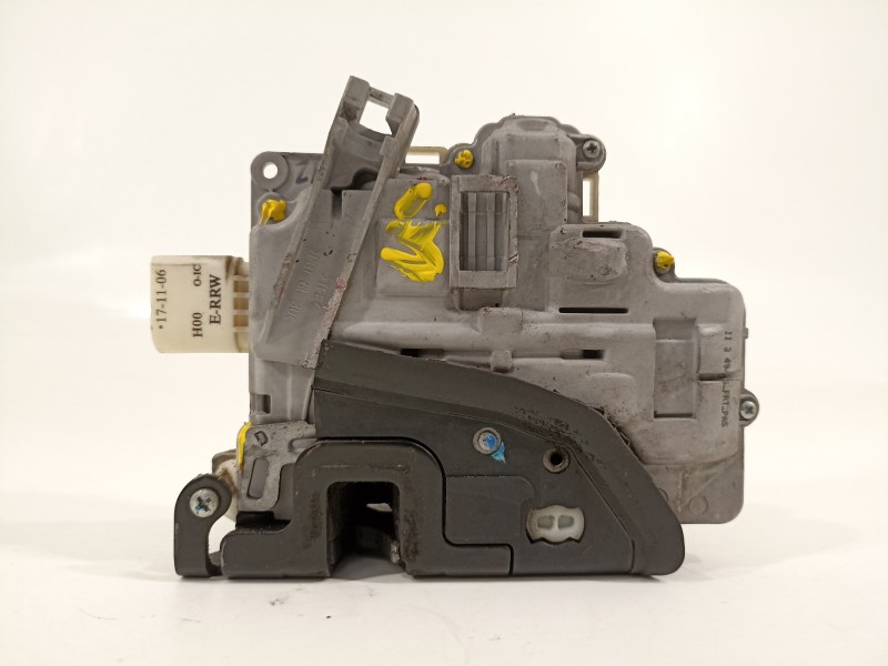 Recambio de cerradura puerta delantera derecha para mazda 3 lim. () center-line referencia OEM IAM BHS258310A  