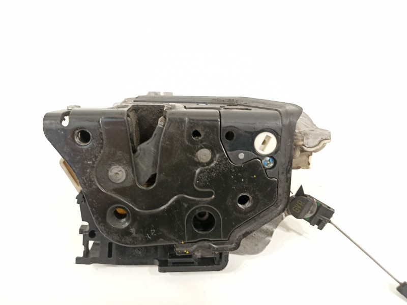 Recambio de cerradura puerta delantera derecha para mazda 3 lim. () center-line referencia OEM IAM BHS258310A  