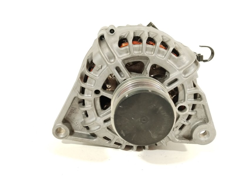 Recambio de alternador para hyundai i30 (gd) 1.6 crdi referencia OEM IAM 373002A600 TG12C090 