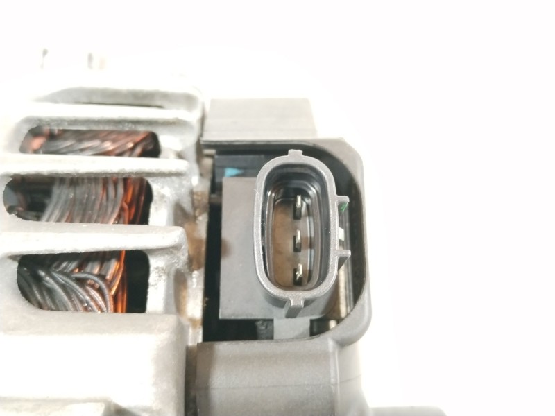 Recambio de alternador para hyundai i30 (gd) 1.6 crdi referencia OEM IAM 373002A600 TG12C090 