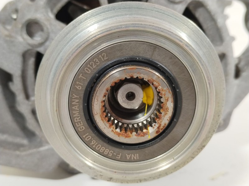 Recambio de alternador para peugeot 108 1.0 vti 72 referencia OEM IAM 270600Q160  TG1042109821