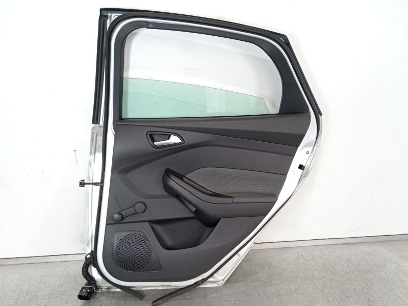 Recambio de puerta trasera derecha para ford focus lim. (cb8) 1.6 tdci cat referencia OEM IAM 2172759  