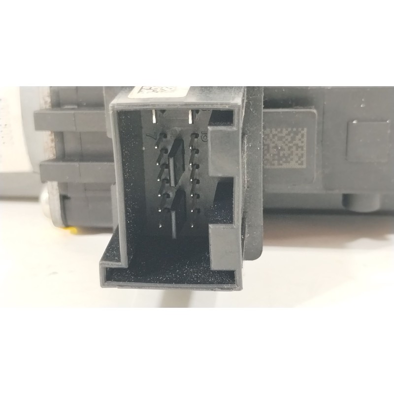 Recambio de motor elevalunas delantero izquierdo para skoda fabia ii (542) 1.6 tdi referencia OEM IAM 6R0959801M  