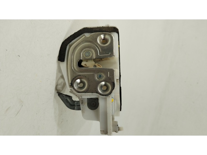 Recambio de cerradura puerta trasera izquierda para mazda 3 lim. () center-line referencia OEM IAM BHN973310A  