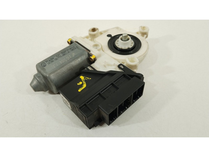 Recambio de motor elevalunas delantero derecho para seat ibiza iii (6l1) 1.9 sdi referencia OEM IAM 6Q2959801A  