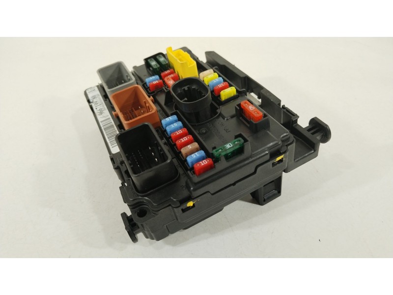 Recambio de caja reles / fusibles para citroën c3 ii (sc_) 1.4 referencia OEM IAM 9667199780 BSMR0900 