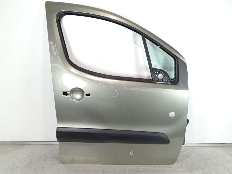 Recambio de puerta delantera derecha para peugeot partner tepee 1.6 hdi referencia OEM IAM 9004Z6  