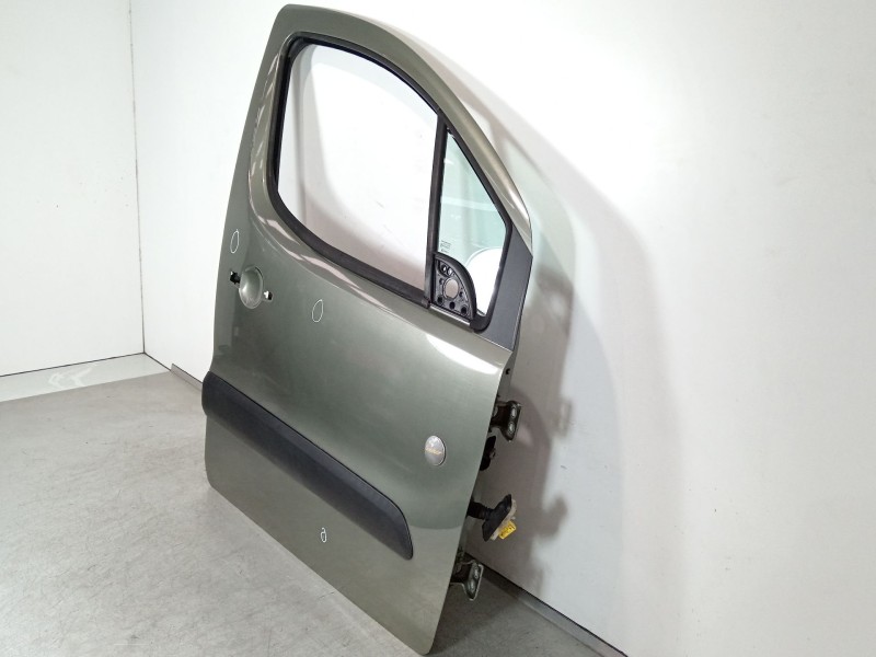 Recambio de puerta delantera derecha para peugeot partner tepee 1.6 hdi referencia OEM IAM 9004Z6  