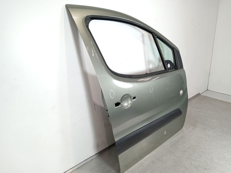 Recambio de puerta delantera derecha para peugeot partner tepee 1.6 hdi referencia OEM IAM 9004Z6  