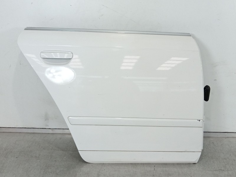 Recambio de puerta trasera derecha para seat exeo st (3r5) 2.0 tdi referencia OEM IAM 3R0833052  