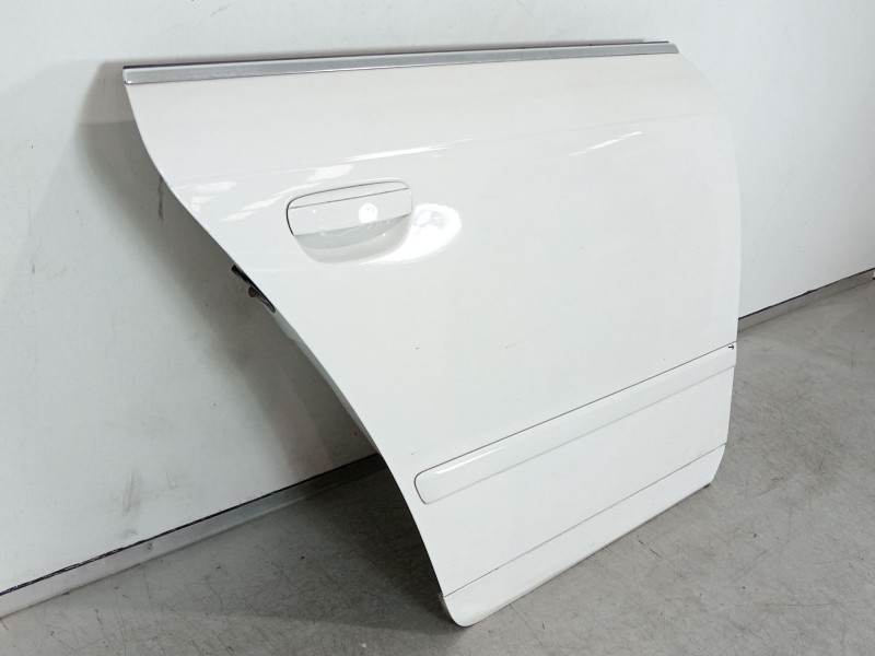 Recambio de puerta trasera derecha para seat exeo st (3r5) 2.0 tdi referencia OEM IAM 3R0833052  