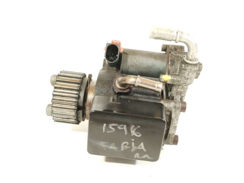 Recambio de bomba inyeccion para skoda fabia ii (542) 1.6 tdi referencia OEM IAM 03L130755E  