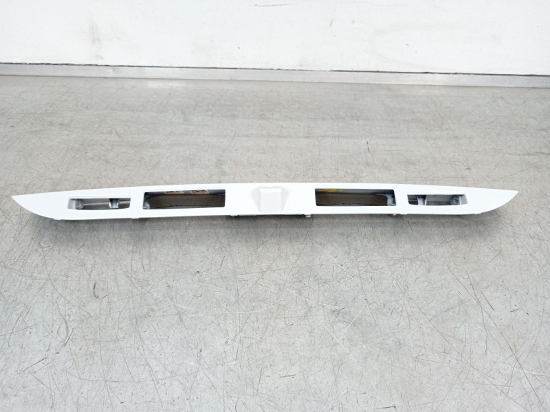 Recambio de moldura para peugeot traveller autobús (v_) 2.0 bluehdi 145 referencia OEM IAM 9813797577  