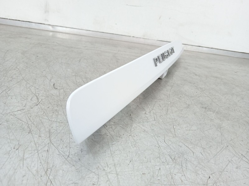 Recambio de moldura para peugeot traveller autobús (v_) 2.0 bluehdi 145 referencia OEM IAM 9813797577  