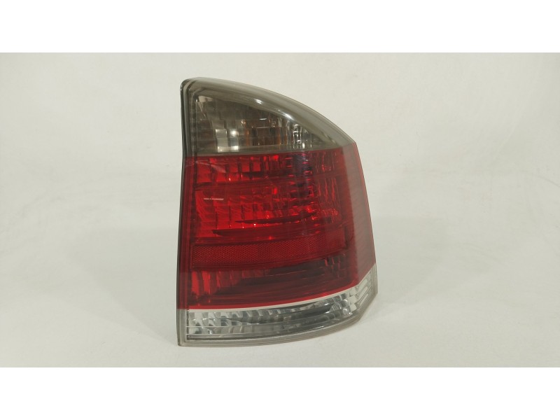 Recambio de piloto trasero derecho para opel vectra c gts (z02) 1.9 cdti (f68) referencia OEM IAM 13157647  