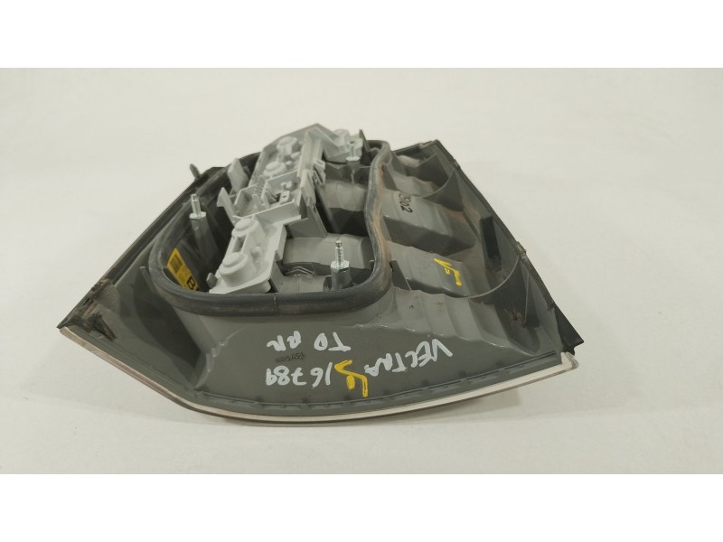 Recambio de piloto trasero derecho para opel vectra c gts (z02) 1.9 cdti (f68) referencia OEM IAM 13157647  