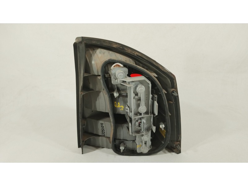 Recambio de piloto trasero izquierdo para opel vectra c gts (z02) 1.9 cdti (f68) referencia OEM IAM 13157646  