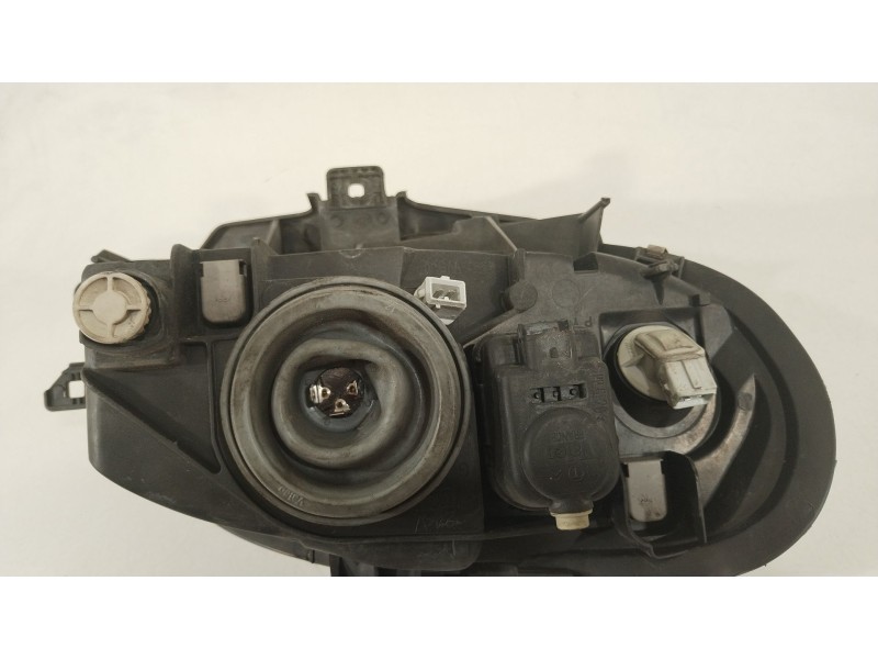 Recambio de faro izquierdo para citroën saxo (s0, s1) 1.5 d referencia OEM IAM 6204W2 963631780 89003434