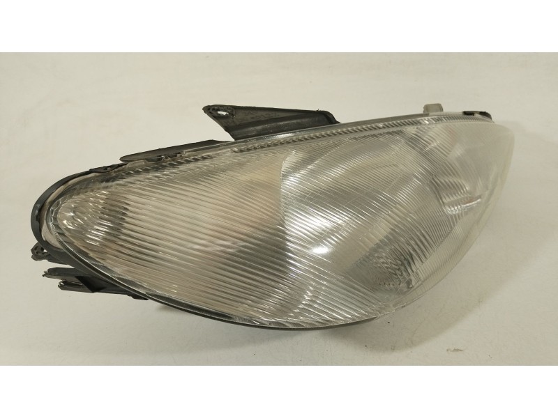 Recambio de faro derecho para peugeot 206 hatchback (2a/c) 1.4 hdi eco 70 referencia OEM IAM 6205S7  