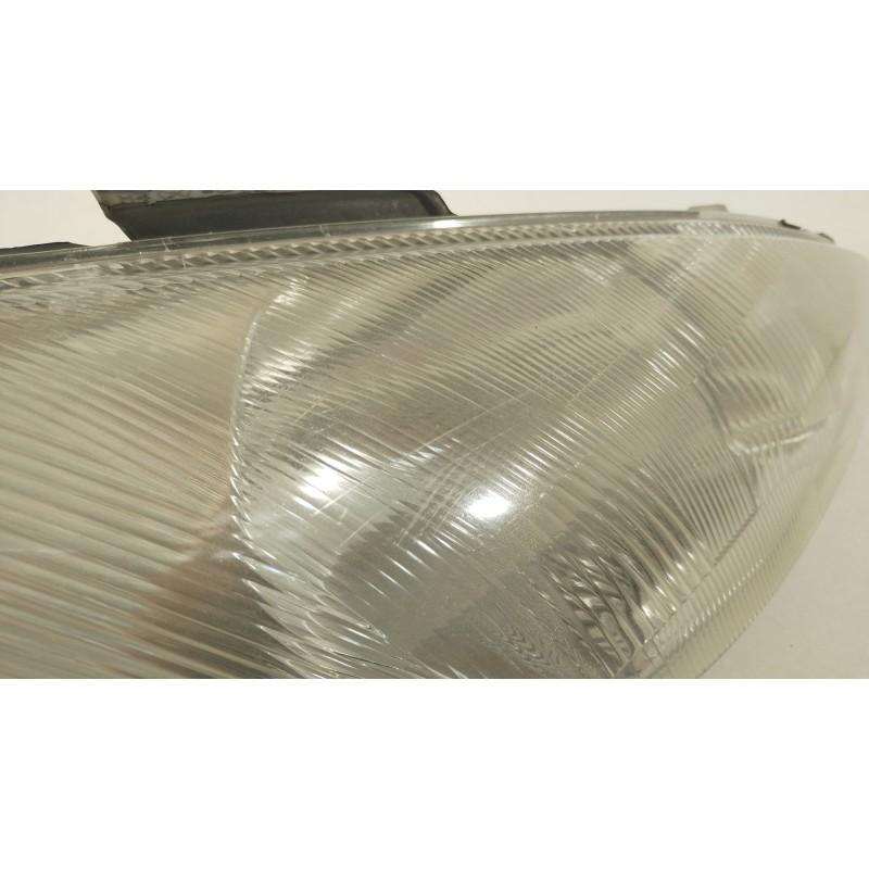 Recambio de faro derecho para peugeot 206 hatchback (2a/c) 1.4 hdi eco 70 referencia OEM IAM 6205S7  