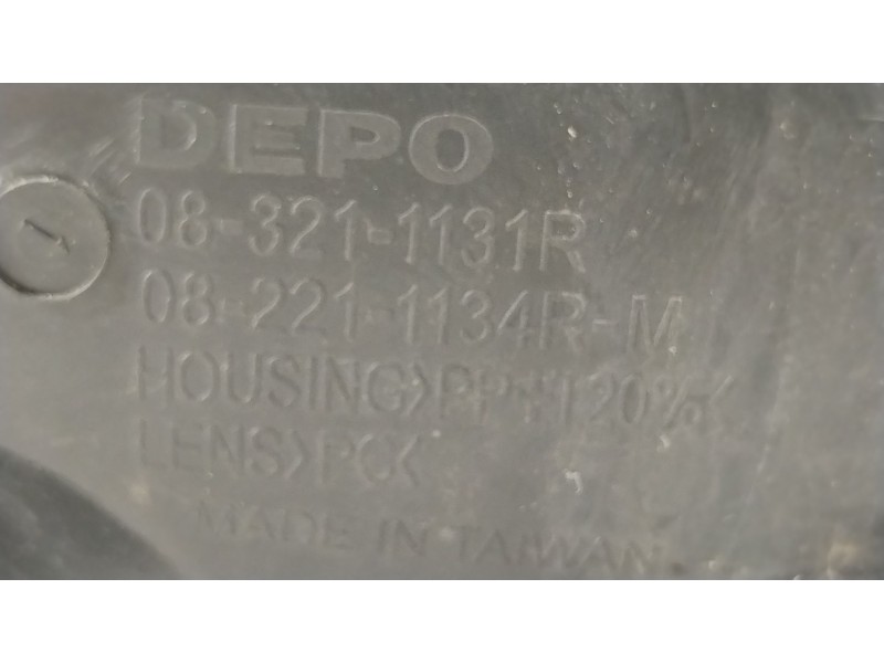 Recambio de faro derecho para hyundai tucson (jm) 2.0 crdi referencia OEM IAM 921042E020 083211131R 082211134R