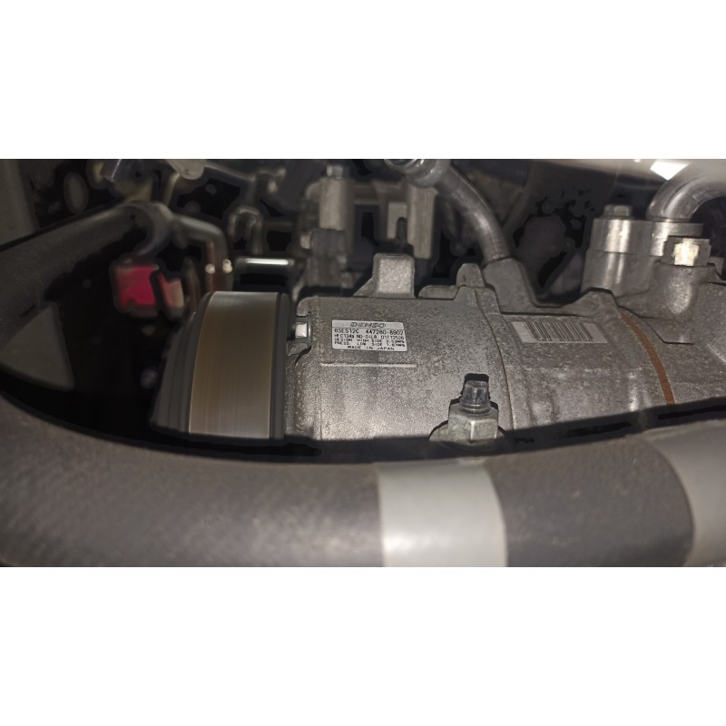 Recambio de compresor aire acondicionado para toyota auris active referencia OEM IAM 4472808902  