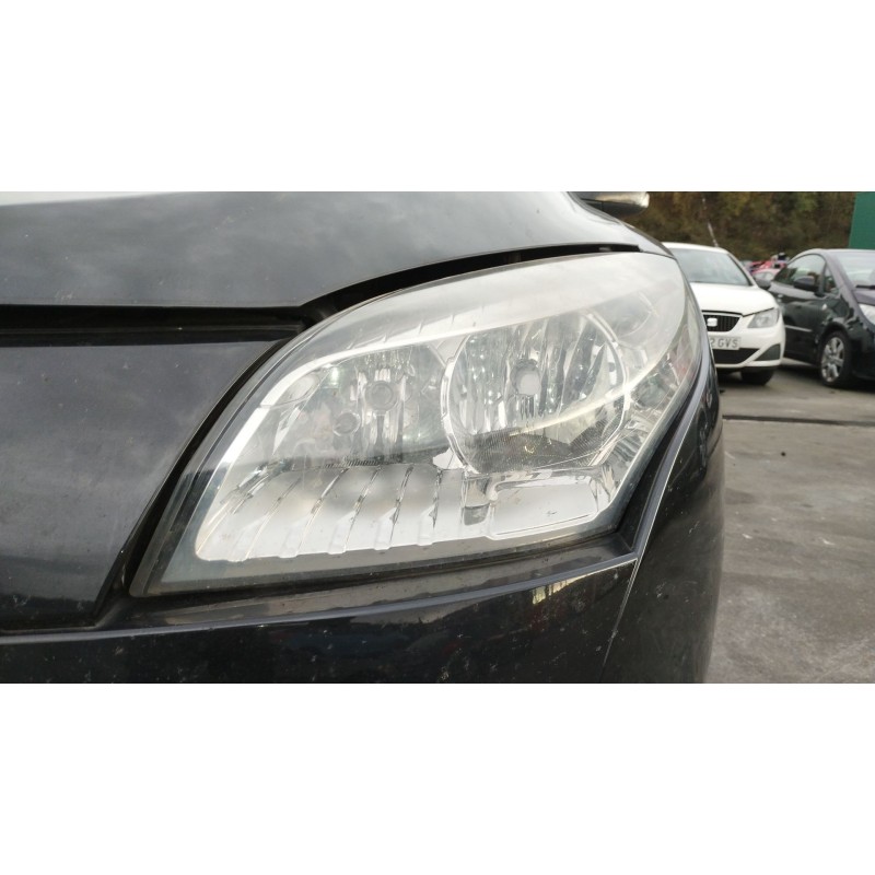 Recambio de faro izquierdo para renault megane iii hatchback (bz0/1_, b3_) 1.5 dci referencia OEM IAM 260607449R  