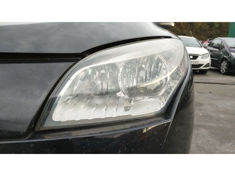 Recambio de faro izquierdo para renault megane iii hatchback (bz0/1_, b3_) 1.5 dci referencia OEM IAM 260607449R  