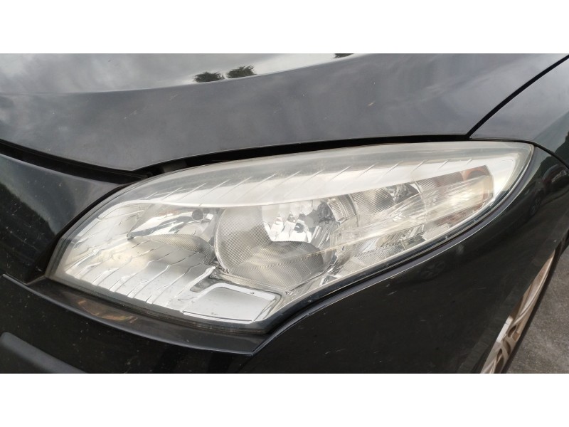 Recambio de faro izquierdo para renault megane iii hatchback (bz0/1_, b3_) 1.5 dci referencia OEM IAM 260607449R  