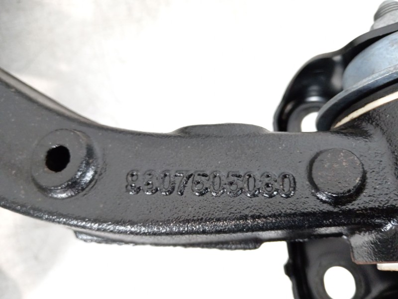 Recambio de mangueta trasera izquierda para peugeot traveller autobús (v_) 2.0 bluehdi 145 referencia OEM IAM 9807506080  